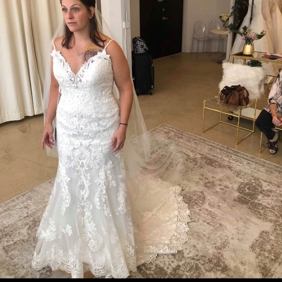 Madison James ivory wedding dress - Picture 3 of 7